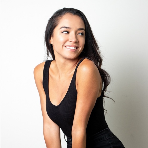 Meet your Posher, Amanda - Picture 1 of 1